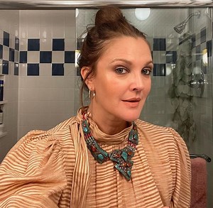 Drew Barrymore's Before-And-After Messy Bedroom Video Is Both Surprising And Relatable - Hunker
