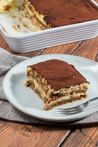 ✨😋Niente uova crude nel tiramisù?? Giovanni Castaldi ci spiega come fare!>https://ricette.giallozafferano.it/Tiramisu-con-uova-pastorizzate.html | Giallozafferano