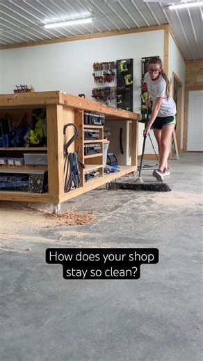 If only the shop pets could sweep… #workshop #garageworkshop #woodshop