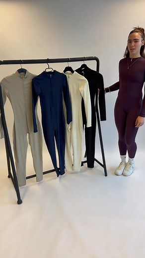 ❄️ Bestel nu jouw jumpsuit voor de koude dagen warm, comfy en direct klaar om te dragen! Voorraad gaat snel! ❄️ #amsterdam #Streetstyle #jumpsuit #womanfashion #onlineshop #fashion #nederlands #WinterStyle #DesignBroek #Menswear #FashionDeal #BehindTheScenes #menfashion #Sale #trendymode #SaveahAmsterdam #NewDrop | Saveah