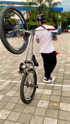 How is that possible 😓 #bike