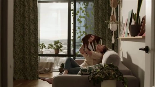 Dutch TV Spot, 'When Your Pet Doesn't Feel Well: $100'