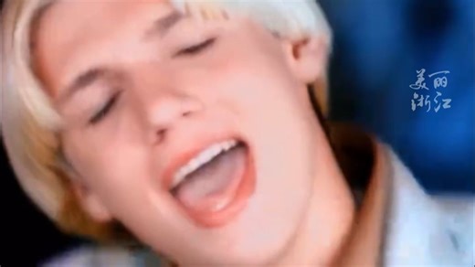 网友在杭州灵隐寺偶遇后街男孩的尼克卡特 网友：爷青回！还是那么帅！