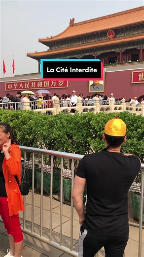 Bienvenue dans la Cité interdite, l'un des endroits les plus fascinants de la Chine! Cette ancienne cité impériale est remplie d'histoire et de culture, avec des bâtiments magnifiques et des jardins paisibles. Suivez-moi pour une visite guidée de cet incroyable site du patrimoine mondial de l'UNESCO. #citeinterdite #chine #china #patrimoinemondialdelunesco🏛 #histoire #culture #architecture #voyage #travel #traveltiktok #laciteinterdite #citéinterdite #vacances #decouverte #explorer #traveltikto