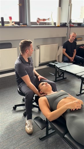 Terapie manuală pentru hernia de disc cervicală! Dacă doriți programări scrieți mi în privat. Detalii de contact in profil. Valabil și pentru specialiștii care vor sa participe la următoarele cursuri | Gheorghita Daniel