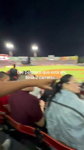 Pelotero Meme: Rápido Graduado con Dos Carreras