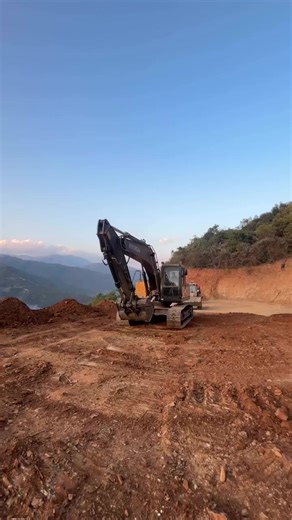 Heavy Machine Operator Skills and Techniques