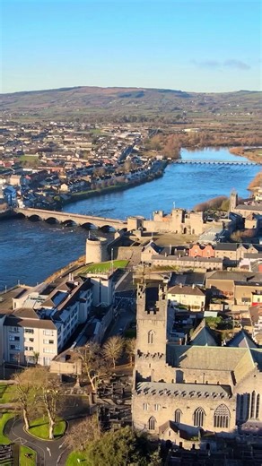 Hai mai sentito parlare di Limerick, in Irlanda? Ecco i nostri consigli per godersi 3 giorni in città e nei meravigliosi dintorni! 👉 Seguiteci per altri consigli di viaggio 💡☘️ | Turismo Irlandese