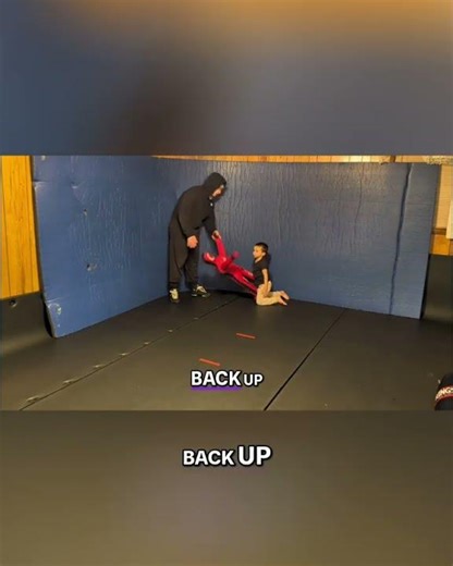 Master Wrestling Takedowns: Pin Your Opponent Fast! #shorts