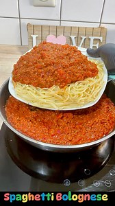 The best spaghetti bolognese recipe 🍝#spagettibolognese | Sarah's World
