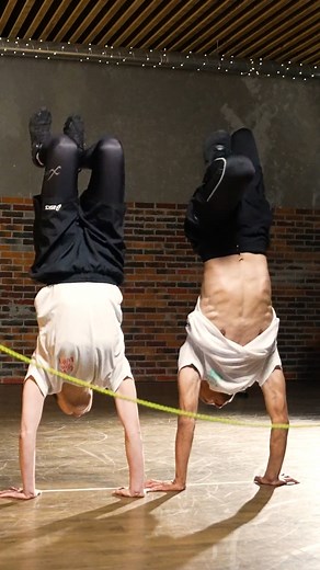 244K views · 1.4K reactions | Most consecutive Double Dutch-style handstand skips (team of two) 露 32 by Masakazu Hashimoto and Nene Kaneko  for Guinness World Records Day 2023 ✨ | Guinness World Records | Facebook