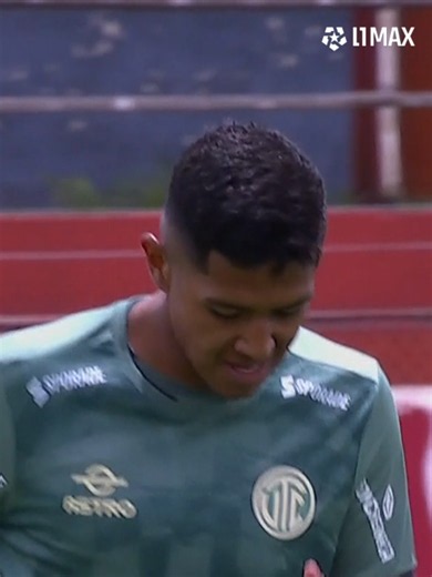 ¡CASI SORPRENDEN LOS CAJAMARQUINOS! Gran pase ante un Cristal muy adelantado en el campo y Núñez no pudo con Diego Enríquez. La jugada terminó siendo invalidada por posición adelantada #UTC 0-0 #Cristal 📺 Conoce cómo ver L1MAX en vivo 👉 http://l1max.com #Liga1 #TorneoClausuraXL1MAX