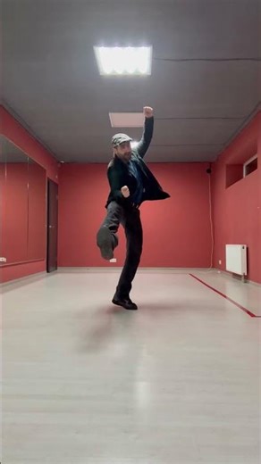 Theme from the Planets #rocking #uprock #freestyledance #dancer #oldschoolfreestyle #dancestyle