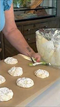 These Gooey Lemon Butter Cookies MELT in Your Mouth