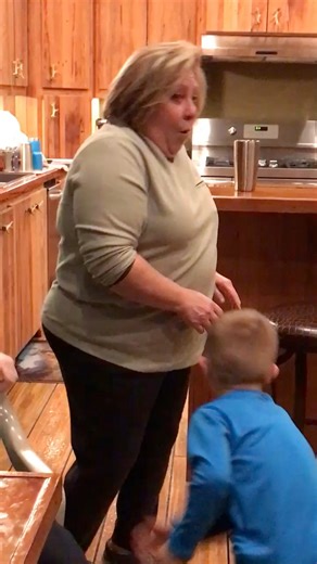 774K views · 13K reactions | The day the squirrel went bazerk 藍藍....