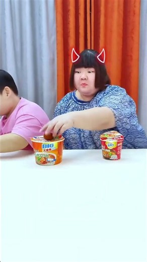 Eating Instant Noodles 🤤