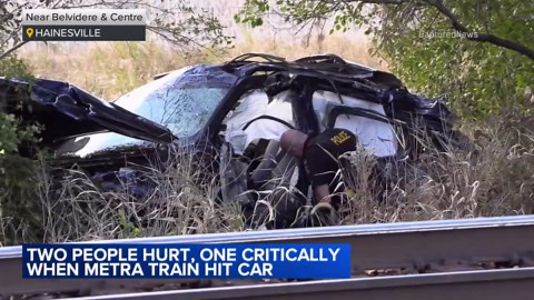 2 hurt after Metra train hits vehicle near Grayslake, fire officials say; MD-N service affected