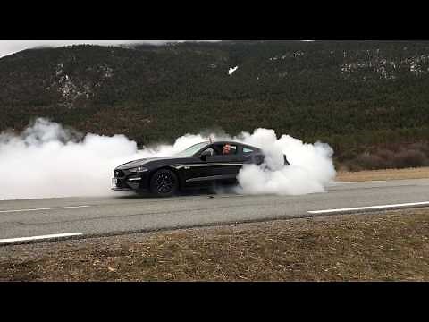 2018 Ford Mustang GT burnout