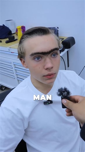 Anthony Davis comes in for a haircut 😱 San Jose 📍 link in bio to book 🔗🗓️ #valenciacutz #sanfrancisco #sanjosebarber #sanjosebarbers #milpitasbarber #fresnobarber #gilroy barbee #morganhillbarber #santacruz #santacruzbarbers #sunnyvalebarber #losgatosbarber #santaclara #santaclarabarber #holisterbarber #modesto #modestobarber #oaklandbarber #fremontbarber #losaltosbarber #losaltoshills #campbellbarber #sanfranciscobarber #downtownsanjose #sanfranciscobarbers #sanjosebarbershop #nyc #miami #s