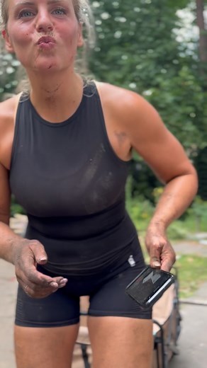 Steven Brunswijk on Instagram: "Ayla tilt de term ‘working mom’ naar een compleet ander niveau  Ik word al moe als ik ernaar kijk "