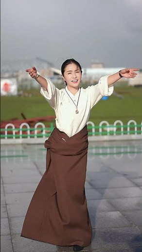 Yongji, Charming Tibetan dance beauty
