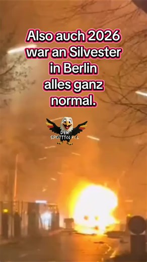Berlin #Silvester2025: Autos und Wohnungen brennen. Fahrzeuge und Menschen werden mit Feuerwerk beschossen. Mehr als 400 Festnahmen, 24 verletzte #polizisten und mehrere Vorführungen beim Haftrichter. Also auch 2026 #BerlinSilvester alles ganz