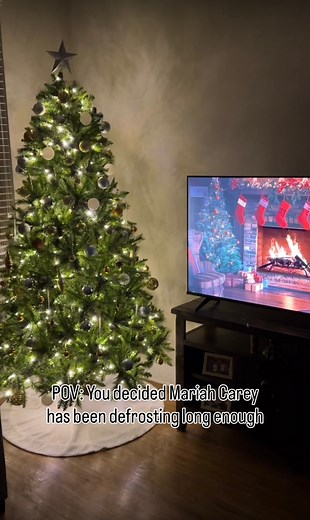 28K views · 1.2K reactions | Temperatures in the 30s this morning made me want to put my Christmas tree up today. I’m so glad I did  #christmastree #decoration | Meteorologist Cruz Medina | Facebook