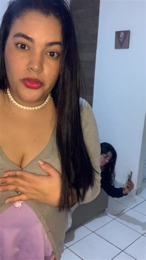 Os vídeos de As primas 😂 (@as_primas_01) com som original - As primas 😂