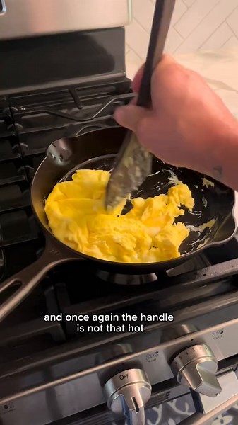 How to Make Scrambled Eggs in Cast Iron Without Sticking