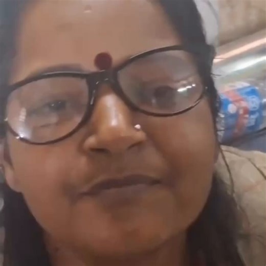 "Chinki, Chinese, momo girl." 😡"North-East girls faced racism again." ❌At Patna Railway Station, Bihar, a woman abused NE girls by using slurs chinki, momo.., TARGETING THEIR APPEARANCE.The Railway Administration should arrest her without any delay. She is so disgusting!