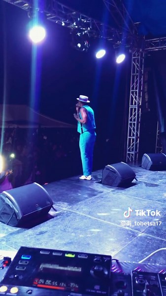 Official DJ for Samthing Soweto: Dj Tobetsa