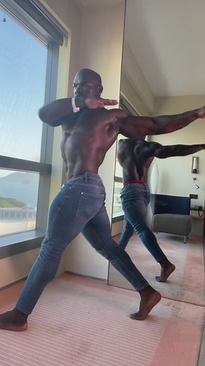 #plyometrics vs #isometrics #lifestyle #vibes #fyp | Alain 'The Panther' Ngalani