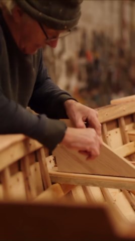 Lapstrake boat build watch seats and gunwale installation