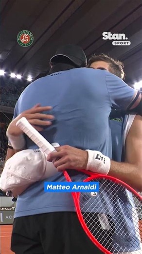 Heartbreaking scenes for Matteo Berrettini as he pulls out of his quarter-final 😔 #RolandGarros