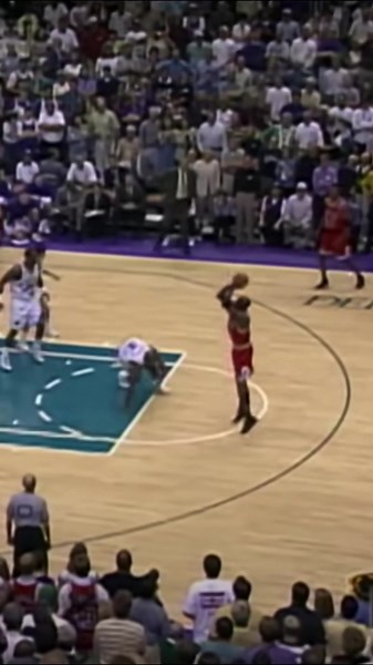 Elevate your cursor style with the Nike Air Jordan 1 Animated cursor - step into a world of iconic sneaker swag! . Watch as this legendary shoe hops, skips, and jumps across your screen, taking your browser to a whole new level of cool. Perfect for sneaker enthusiasts, basketball fans, or anyone looking to add a dash of style to their computer. Don't wait - download the Nike Air Jordan 1 Animated cursor now and let your cursor rock the freshest kicks in town! . #sweezycursors #sweezycursor #cust