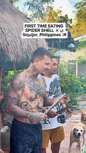 First time eating spider shell. Freshly fished this morning at the beach next to the house. The sauce is spicy and the shell bit a chewy, but I honestly love it 😄🔥 Island life hits different. Siquijor, Philippines 🇵🇭 ——— #Siquijor #Philippines #IslandLife #Seafood #FreshCatch #LocalFood #FilipinoFood #IslandLiving #FoodAdventure #LifeInThePhilippines #RealIslandLife | Christophe Kerebel