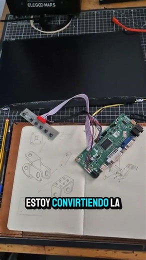 I converted a laptop screen into a monitor (Part 2): the lid was 3D printed #3dprinting #diy