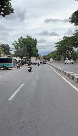 Kalau dengar “Gedebage”,hal pertama yang langsung kepikiran apa? 🤔✨ #gedebage #bandungtimur #ceritabandung #explorebandung #ngobrolyuk