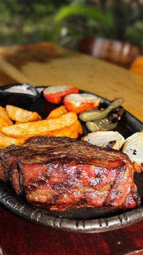 🥩 Para los amantes de un buen corte de carne, presentamos nuestra Picaña de 350 g. Jugosa, suave y con ese término que enamora 😍🔥 👑 ¡Ven a disfrutarla en El Rey de la Arrachera y enviále este video a tu persona favorita para ir juntos! 📍 Blvd. Gustavo Díaz Ordaz 117, Acapantzingo. #picaña #carne #cuernavaca #dondecomer #restaurante #foodlover | El Rey de la Arrachera