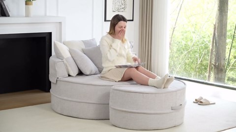Oversized Round Chenille Accent Chair - Plush Barrel Lounge Chair with 5 Decorative Pillows & Half Moon Ottoman, No Assembly Required Comfortable Seating for Living Room, Bedroom or Reading Nook,Beige