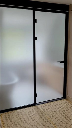 Szklane drzwi łazienkowe #drzwi