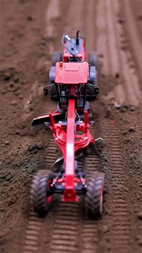 Miniature RC Grader Masterclass: Realistic Dirt Plowing Action! 🚜