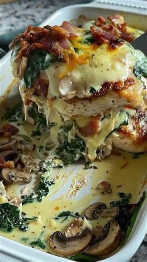 Creamy Spinach Bacon Chicken | Cheesy Garlic Chicken Dinner Recipe