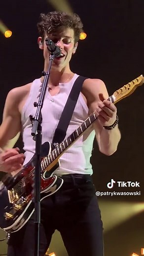 Shawn Mendes Live in Krakow: 'In My Blood' Performance