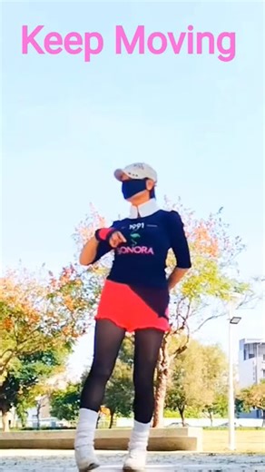 Keep Moving Line Dance//Easy Intermediate/32C 4W/July 2025