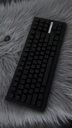 Jordyn Garrido on Instagram: "Black lightning keyboard so cool!!!☠️😎⚡️🖤#zornher #viral #trending #keyboard #zh870"