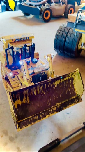 95K views · 1K reactions | Proof is on the SCALE!! It is a Toy when it weighs this much? YES! #rusty #dozer #radiocontrol #remotecontrol #d11dozer #bulldozer #hydraulic #proof #weight #tipthescale #heavyload #powerfulRC #cantbelieveit #rctoy #RCcar #rcsparks | RCSparks Studio | Facebook