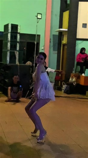 Eka Jung's DJ Performance Highlights and Style