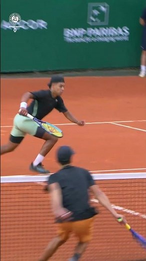 The shot of the day goes to... Juan Bolivar | Roland-Garros Junior Series by Renault 2026