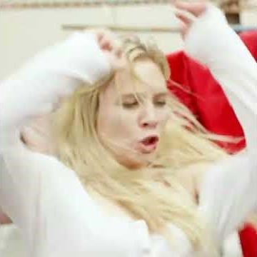 She travels alone to China to fulfill her dream in boxing #shorts #zqq60112xrsn